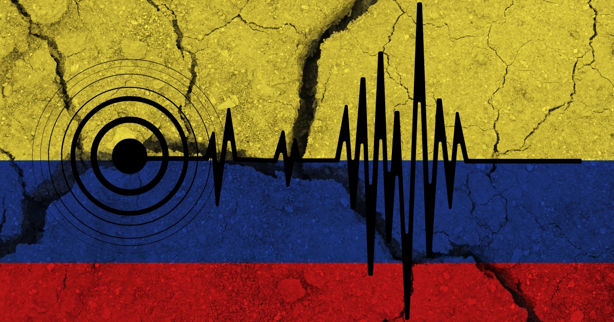 La Falla Tectónica y el Quiebre Institucional: Análisis de la Crisis por el Sismo del 10 de Agosto